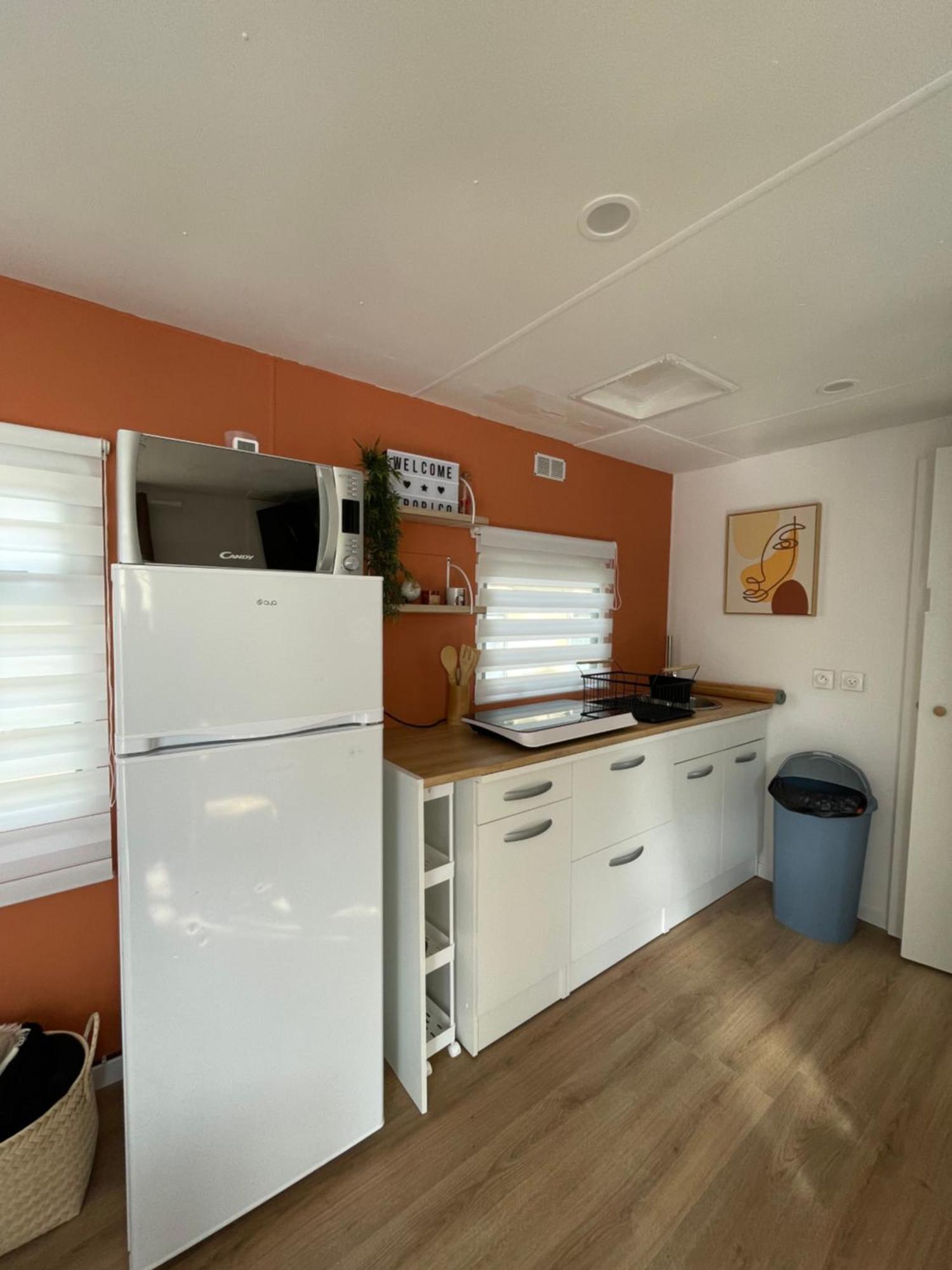 Camping Des Acacias Saint-Paulet-de-Caisson 外观 照片